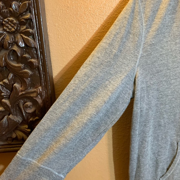 🌺Sold🌺- Limited Time!  Old Navy Sweatshirts 3/4 Sleeve - Lot of 2 - Picture 7 of 7